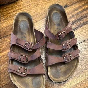 Birkenstocks size 39. In good used condition